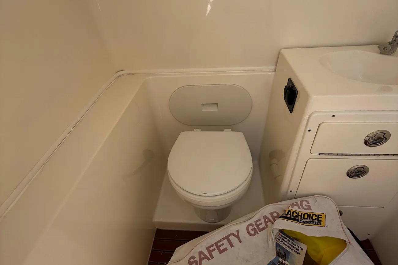 Thumbnail von Cobia 296 Center Console