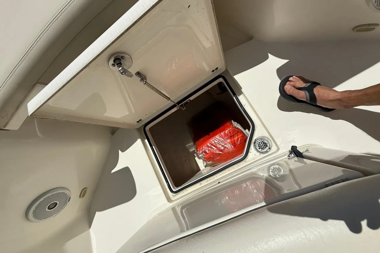 Thumbnail von Cobia 296 Center Console