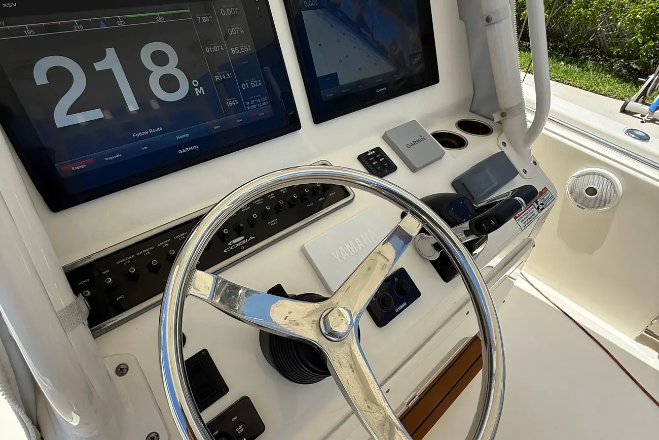 Thumbnail von Cobia 296 Center Console