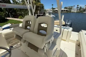 Thumbnail von Cobia 296 Center Console
