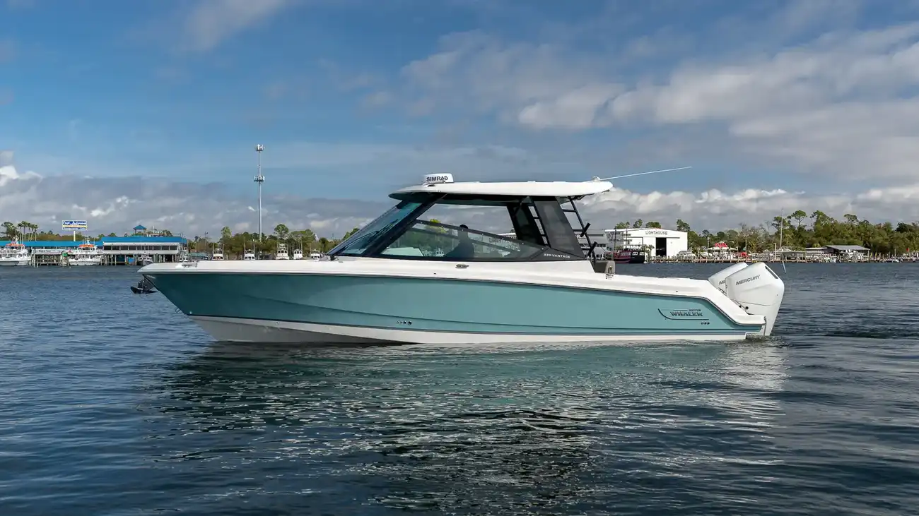 Boston Whaler 330 Vantage