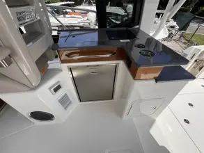 Thumbnail von Boston Whaler 365 Conquest