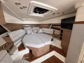 Thumbnail von Boston Whaler 365 Conquest