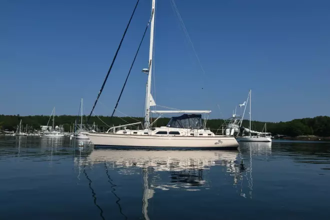 Island Packet 485 CHINOOK