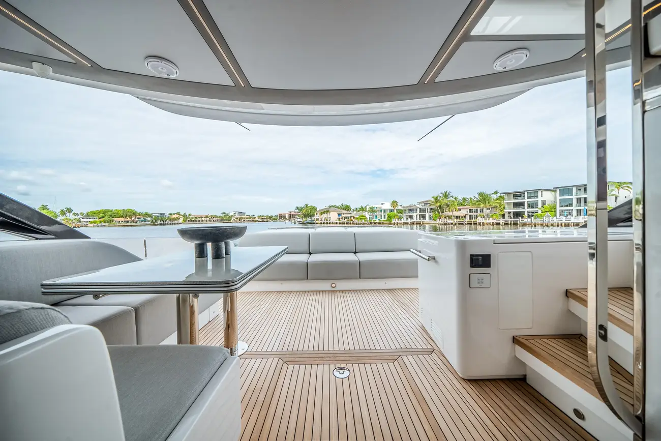 Thumbnail von Azimut S8