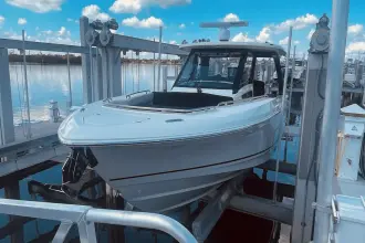 Thumbnail von Boston Whaler 350 Realm