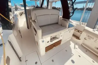 Thumbnail von Boston Whaler 350 Realm