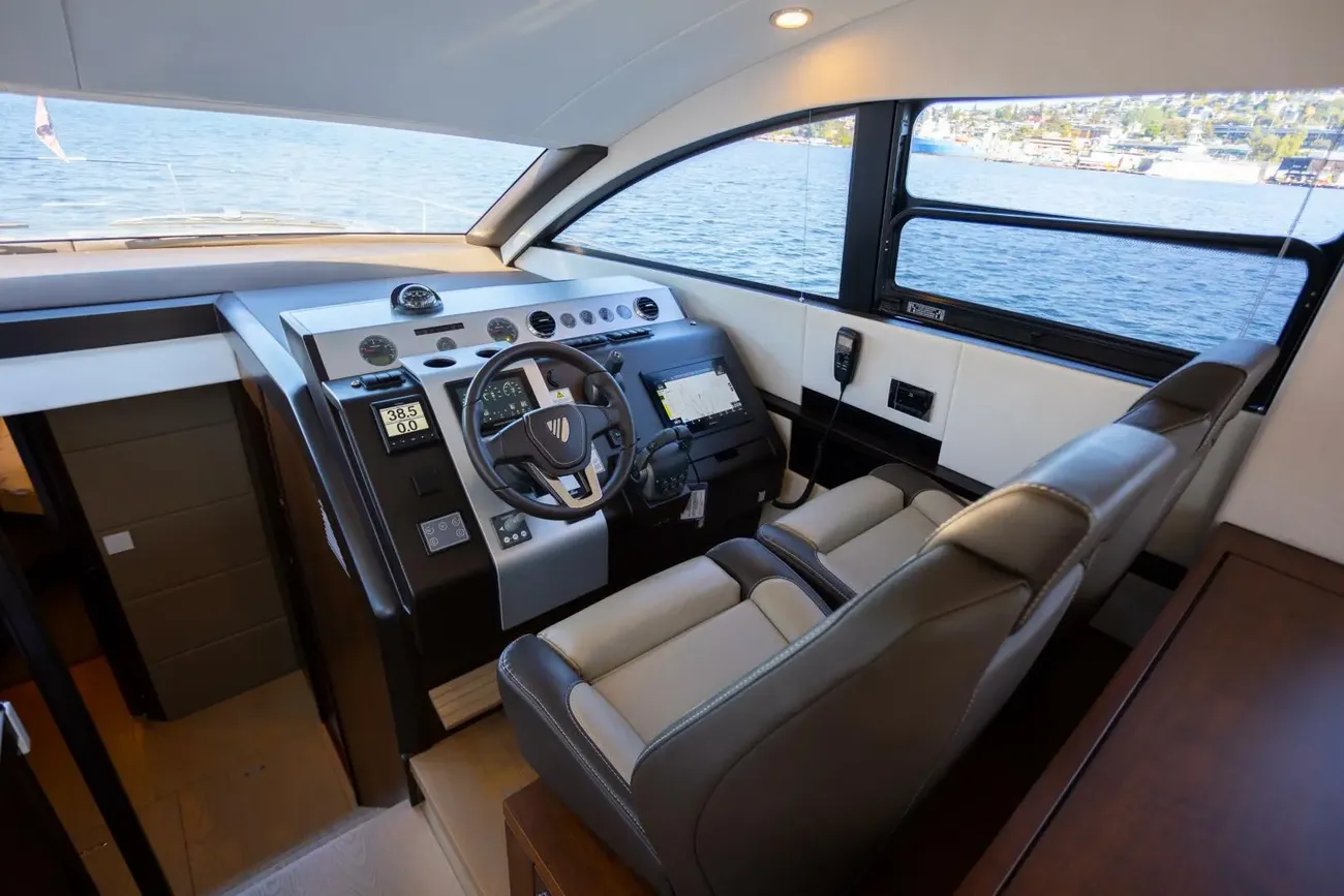 Thumbnail von Fairline Squadron 50 50 FAIRLINE