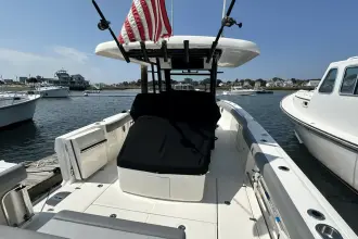 Thumbnail von Boston Whaler 330 Outrage
