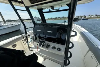 Thumbnail von Boston Whaler 330 Outrage
