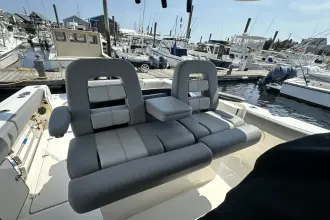 Thumbnail von Boston Whaler 330 Outrage