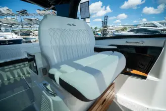 Thumbnail von Sea Ray 370 Sundancer Hors-bord