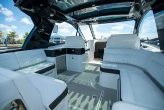 Thumbnail von Sea Ray 370 Sundancer Hors-bord