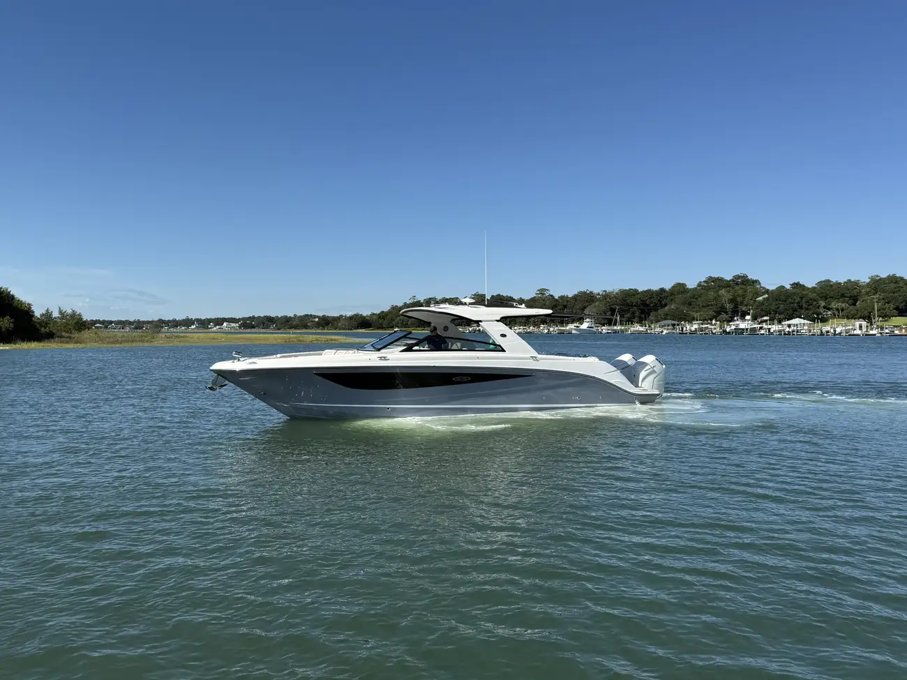 Sea Ray SLX 400 Hors-bord