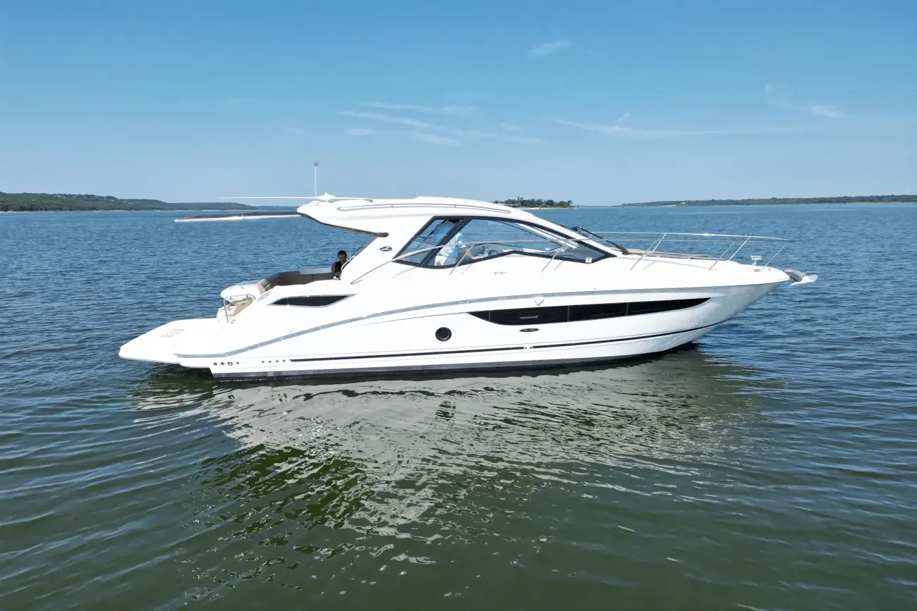 Sea Ray 350 Sundancer Coupe