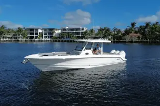 Thumbnail von Boston Whaler 360 Outrage