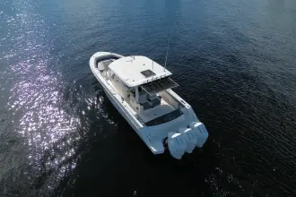 Thumbnail von Boston Whaler 360 Outrage