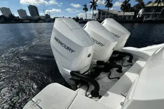 Thumbnail von Boston Whaler 360 Outrage