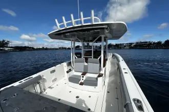 Thumbnail von Boston Whaler 360 Outrage