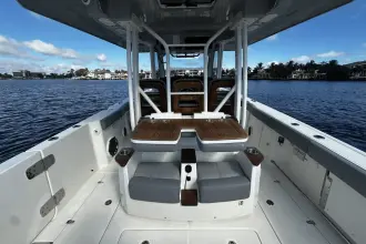 Thumbnail von Boston Whaler 360 Outrage
