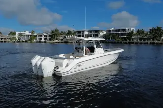 Thumbnail von Boston Whaler 360 Outrage