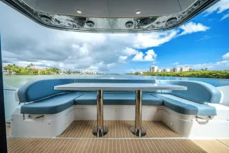 Thumbnail von Cruisers Yachts 57 FLY