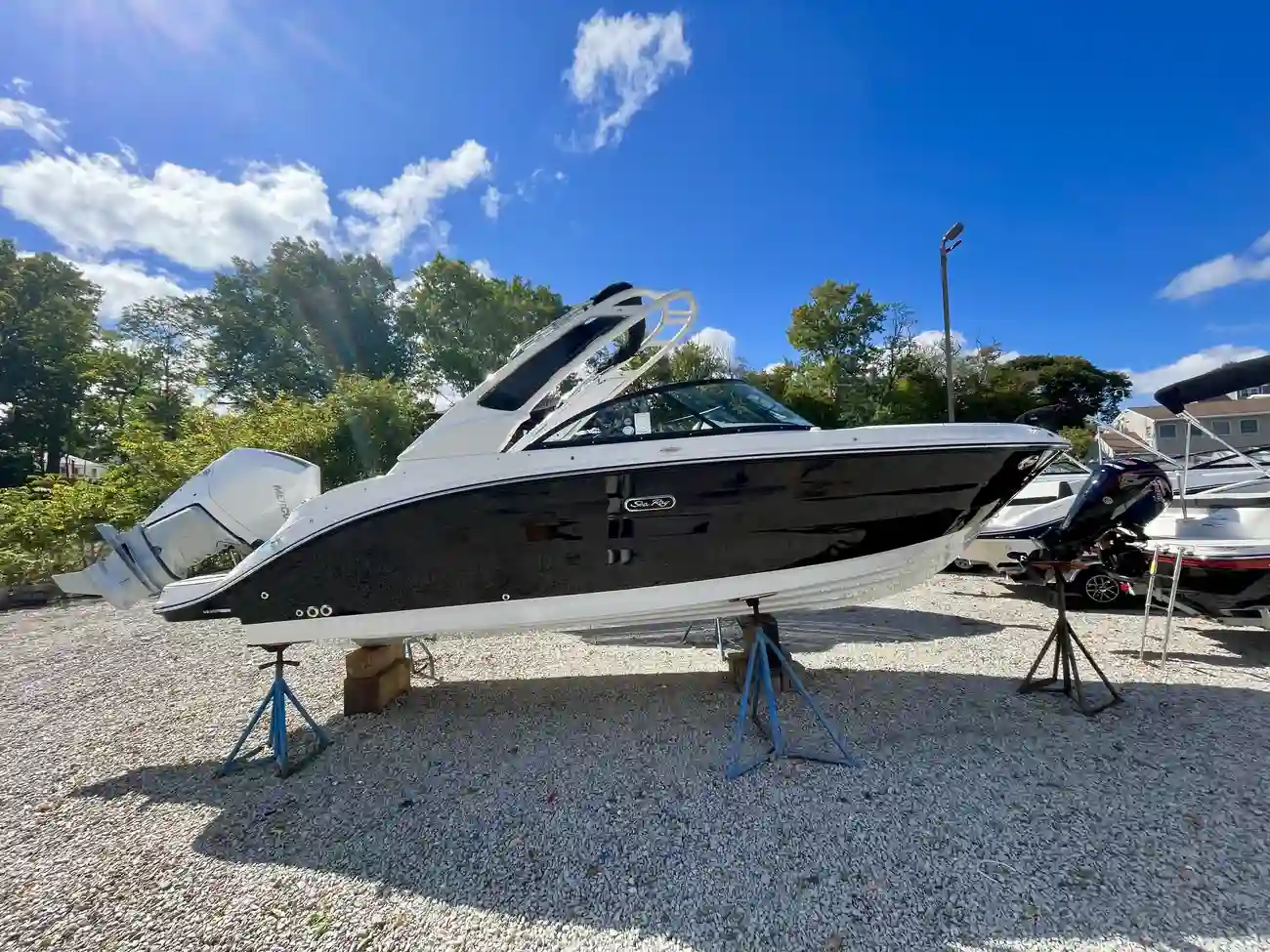 Sea Ray SDX 230 Outboard