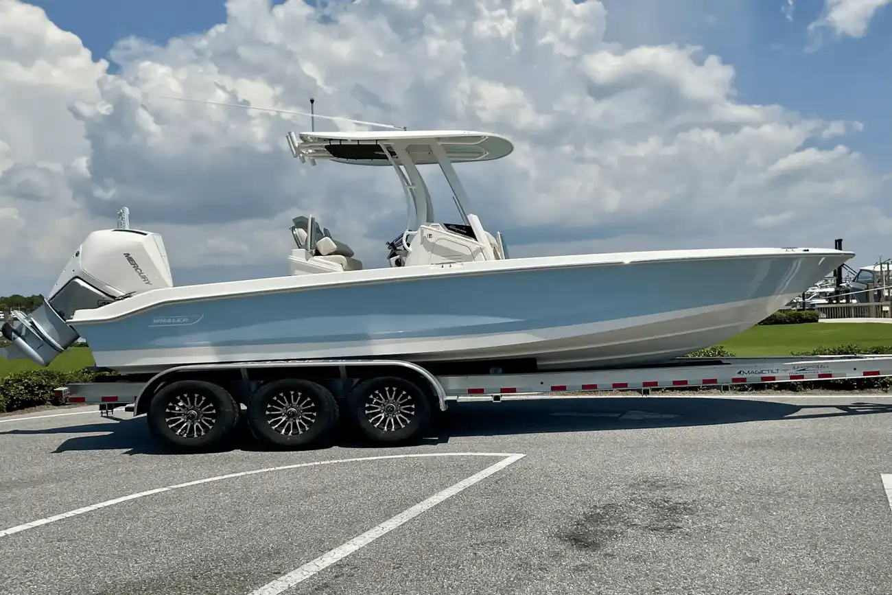 Boston Whaler 250 Dauntless