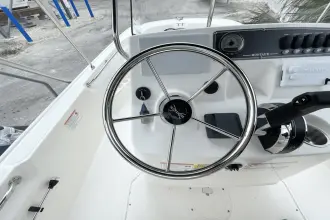 Thumbnail von Boston Whaler 170 Montauk