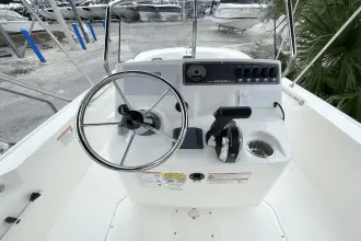Thumbnail von Boston Whaler 170 Montauk