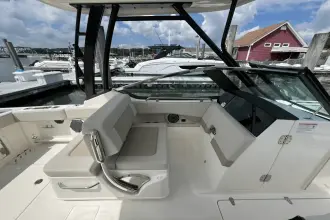 Thumbnail von Boston Whaler 240 Vantage