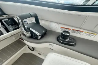 Thumbnail von Sea Ray 320 Sundancer s motorem venkovním