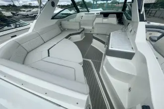 Thumbnail von Sea Ray 320 Sundancer s motorem venkovním