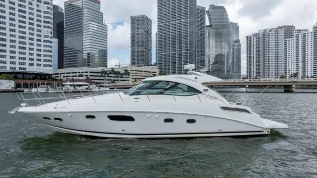Sea Ray 43 Sundancer
