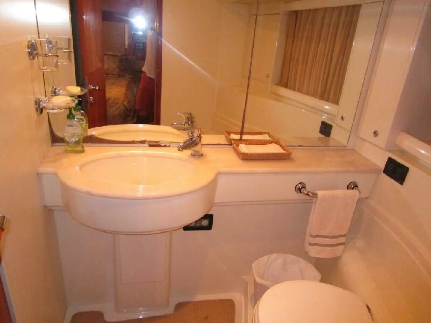 Thumbnail von Ferretti Yachts 590 PRETTY LADY