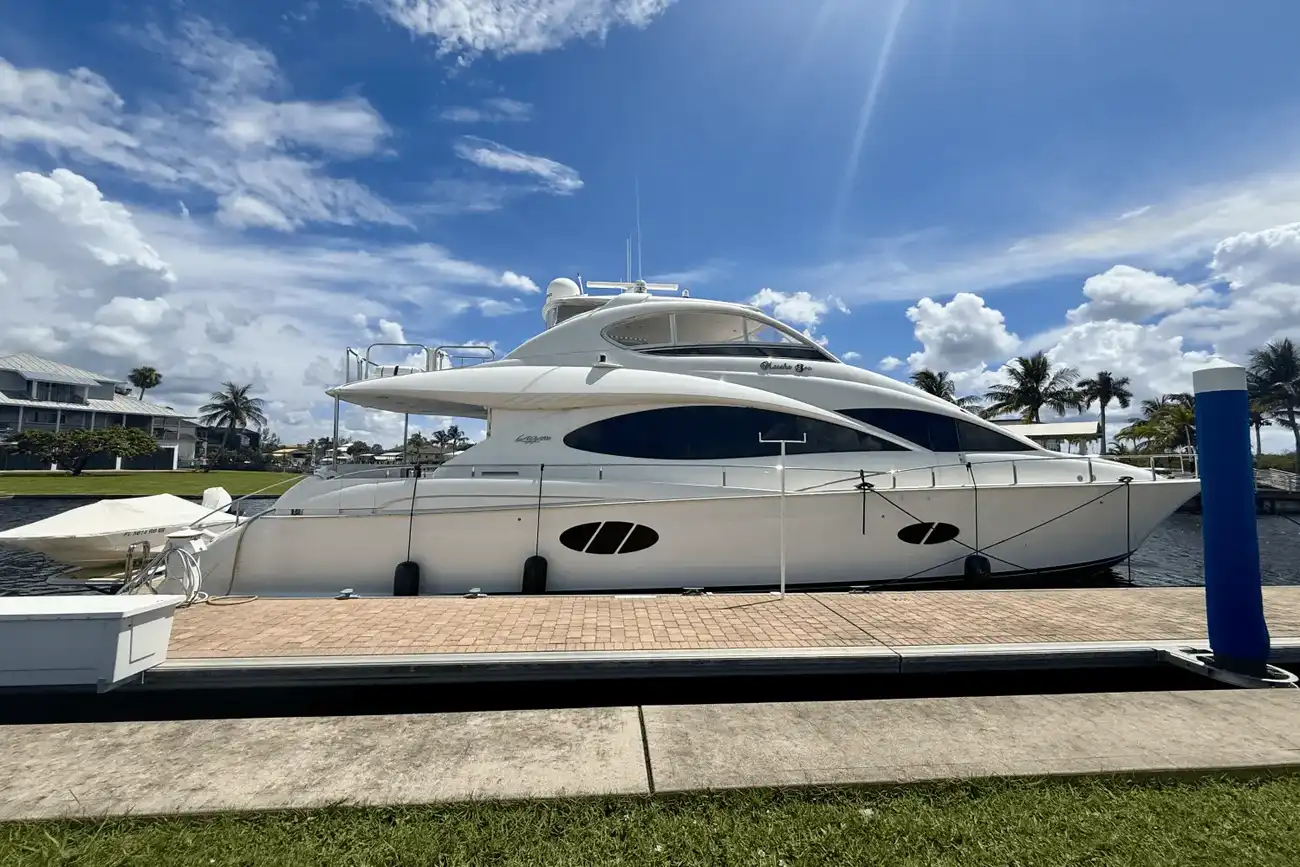Lazzara Yachts 68 Fly
