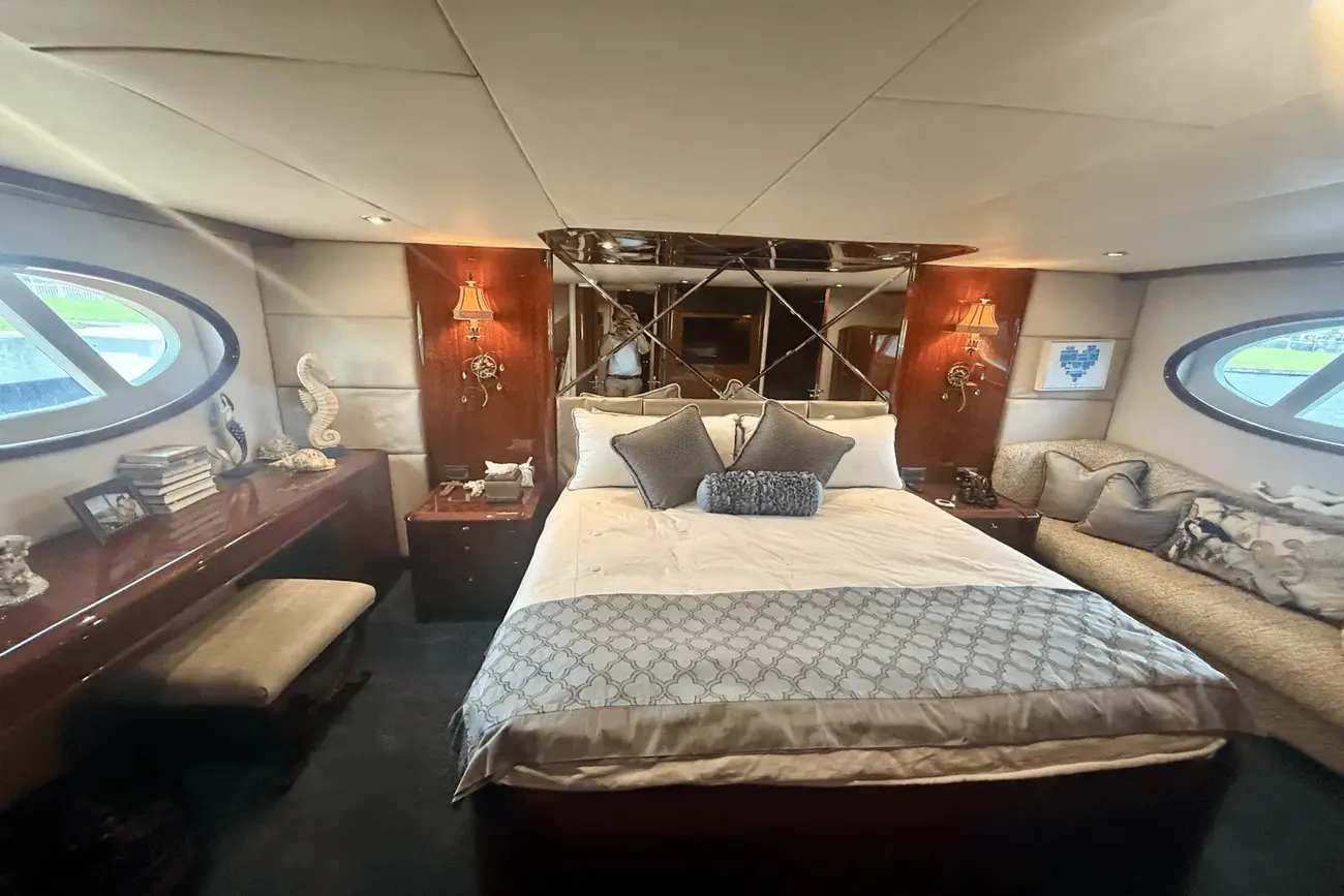 Thumbnail von Lazzara Yachts 68 Fly