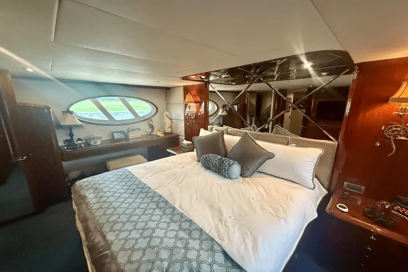 Thumbnail von Lazzara Yachts 68 Fly