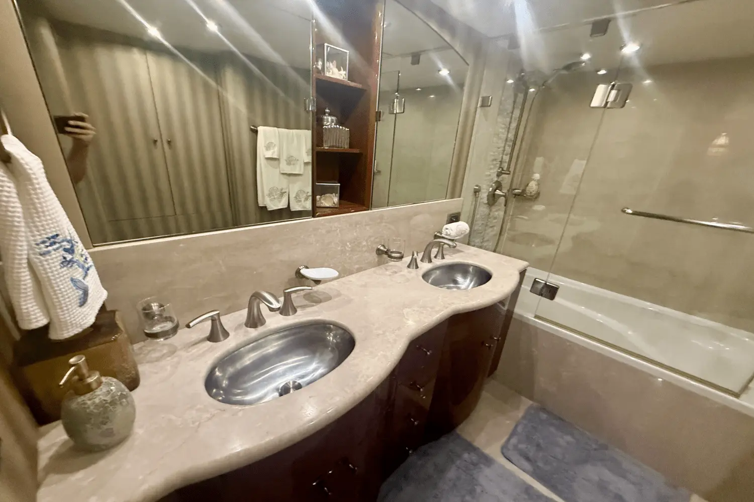 Thumbnail von Lazzara Yachts 68 Fly