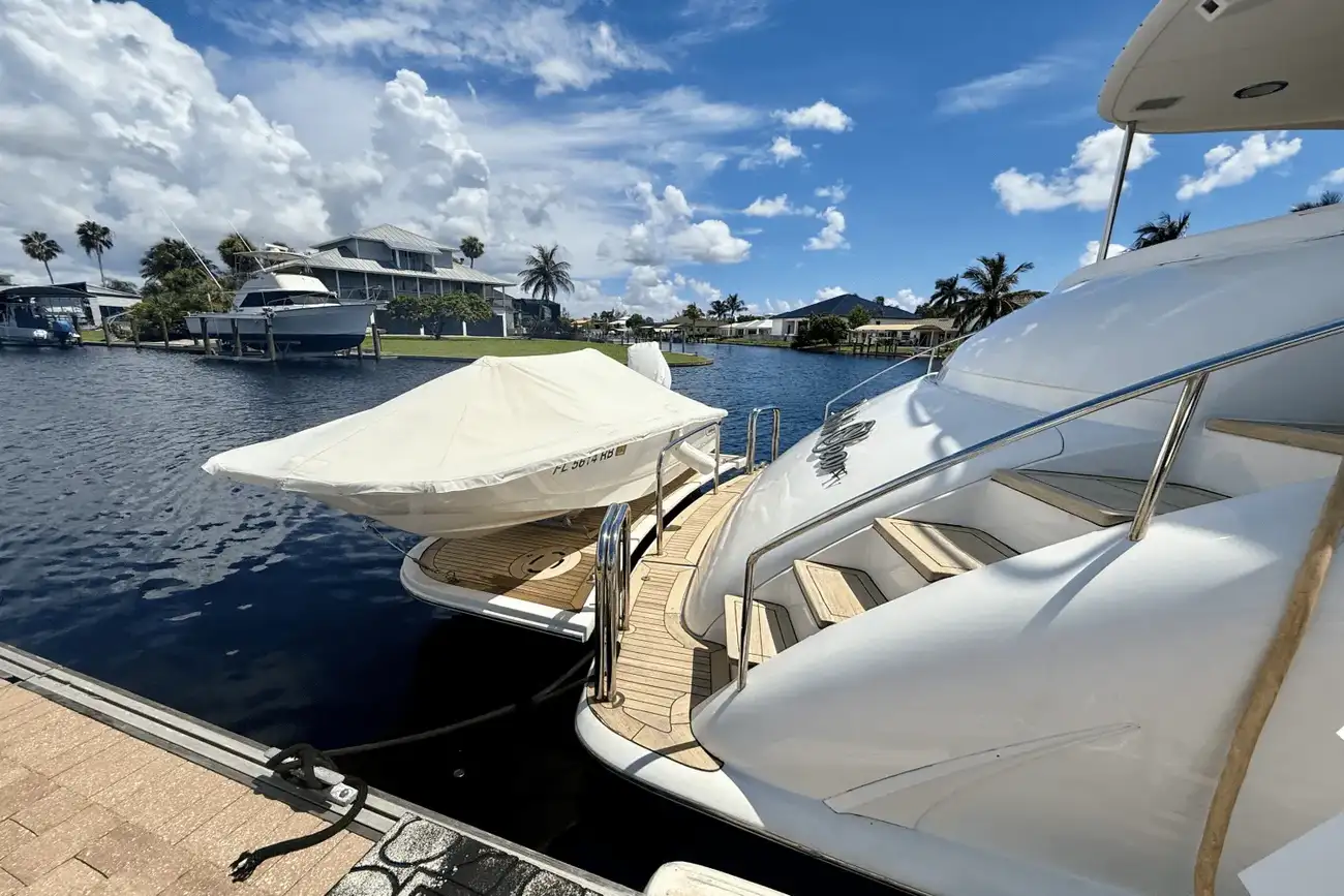 Thumbnail von Lazzara Yachts 68 Fly