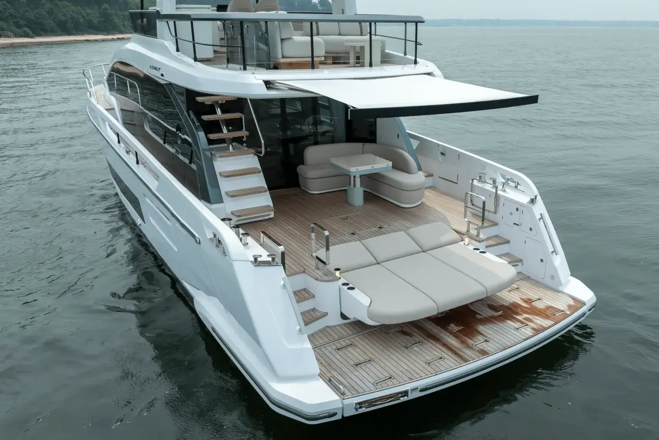 Thumbnail von Azimut 62