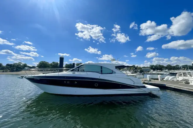 Cruisers Yachts 41 Cantius