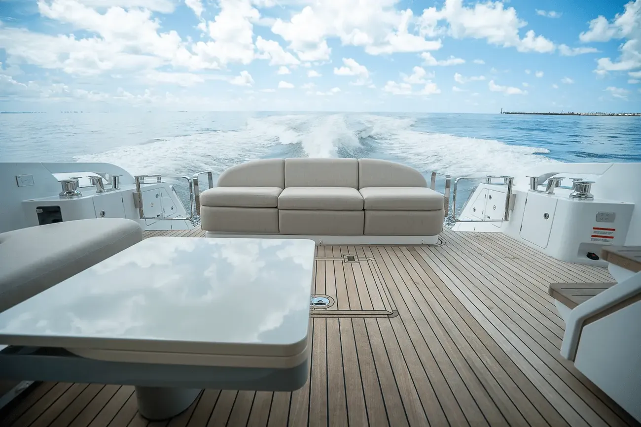 Thumbnail von Azimut 62