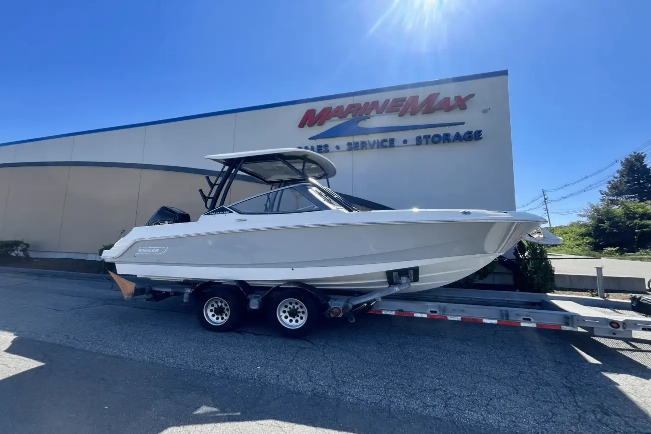 Boston Whaler 240 Vantage