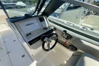 Thumbnail von Boston Whaler 240 Vantage