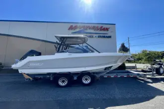 Thumbnail von Boston Whaler 240 Vantage