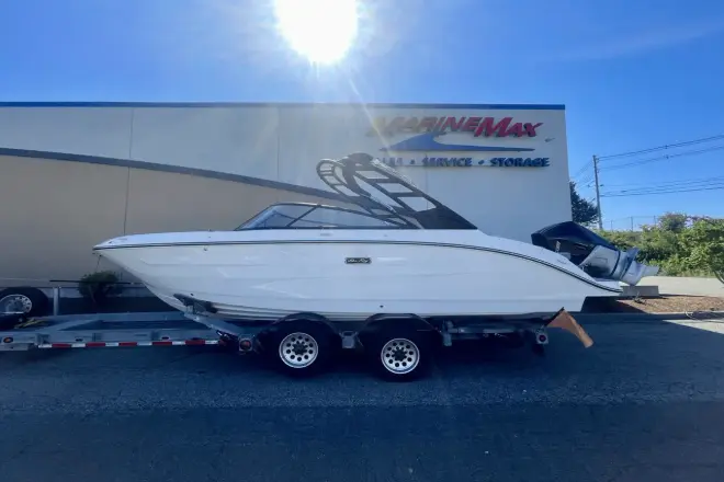 Sea Ray SDX 250 Outboard