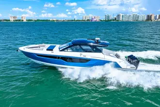 Thumbnail von Cruisers Yachts 50 GLS OB