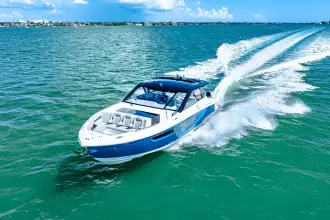 Thumbnail von Cruisers Yachts 50 GLS OB