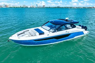 Thumbnail von Cruisers Yachts 50 GLS OB